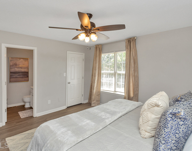 7267 Crestside Drive - Photo Thumbnail 7