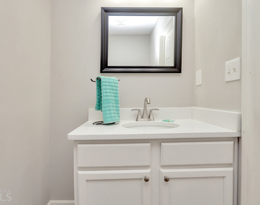 7267 Crestside Drive - Photo Thumbnail 3