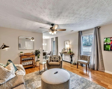 210 Booth Road Sw - Photo Thumbnail 3
