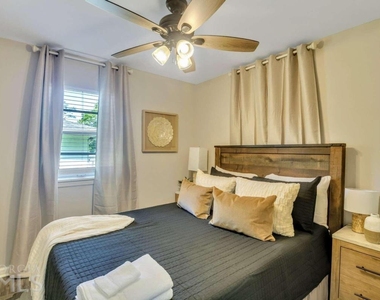 50 Oak Street - Photo Thumbnail 13
