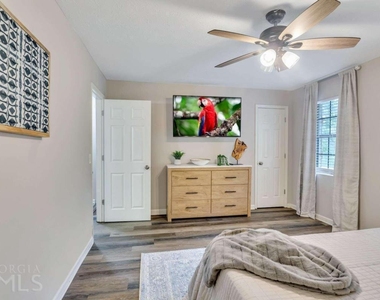 2301 Salt Springs Place - Photo Thumbnail 16