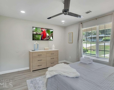 1748 Spring Road - Photo Thumbnail 7