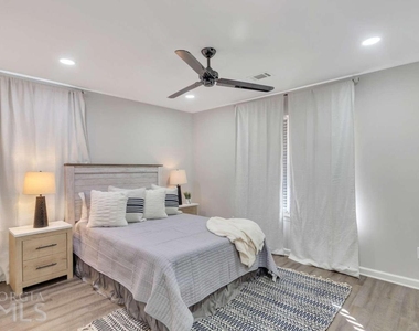 1744 Spring Road - Photo Thumbnail 9