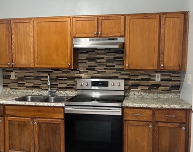 693 Dill Avenue - Photo Thumbnail 3