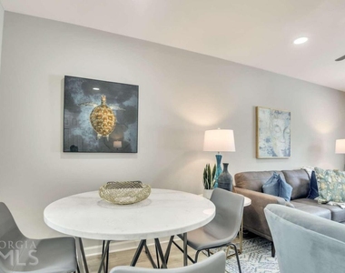 1738 Spring Road - Photo Thumbnail 3