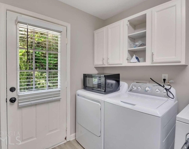 1738 Spring Road - Photo Thumbnail 13