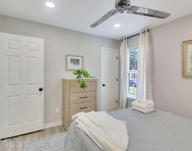 1738 Spring Road - Photo Thumbnail 7