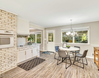 2532 Lakebrook Court - Photo Thumbnail 7