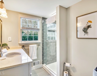 2532 Lakebrook Court - Photo Thumbnail 16