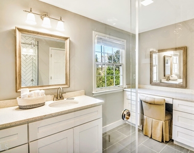 2532 Lakebrook Court - Photo Thumbnail 18