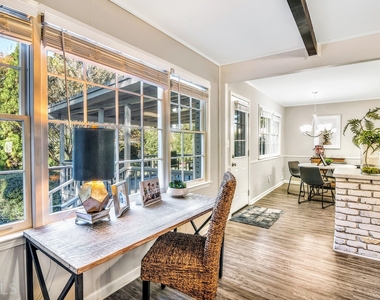 2532 Lakebrook Court - Photo Thumbnail 10