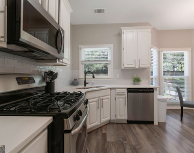 10640 Victory Gate Drive - Photo Thumbnail 11