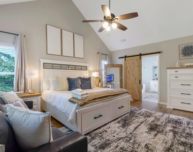 10640 Victory Gate Drive - Photo Thumbnail 23