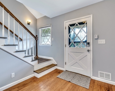 367 Autumn Lane Se - Photo Thumbnail 2