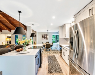 3870 Northpoint Drive - Photo Thumbnail 23