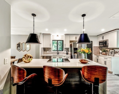 3870 Northpoint Drive - Photo Thumbnail 12