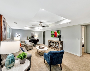 3870 Northpoint Drive - Photo Thumbnail 16