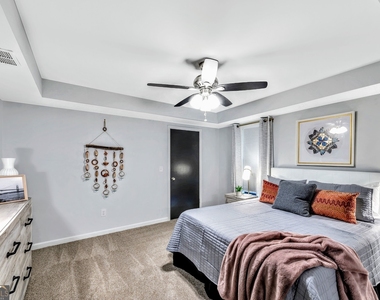3870 Northpoint Drive - Photo Thumbnail 20