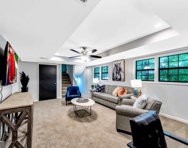 3870 Northpoint Drive - Photo Thumbnail 18