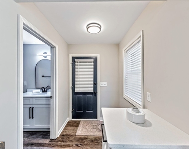 527 Charing Cross Drive - Photo Thumbnail 5
