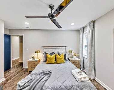 527 Charing Cross Drive - Photo Thumbnail 15