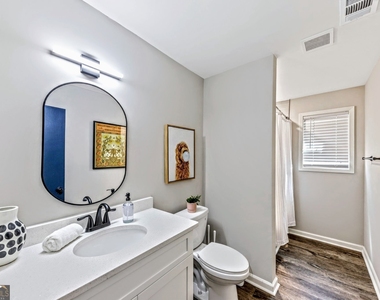 527 Charing Cross Drive - Photo Thumbnail 12