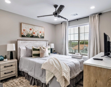 8008 Clearview Circle - Photo Thumbnail 14
