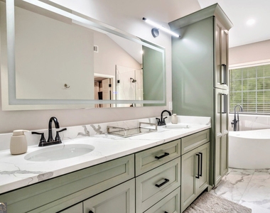 8008 Clearview Circle - Photo Thumbnail 22