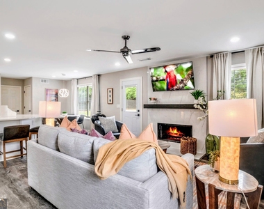 8008 Clearview Circle - Photo Thumbnail 1