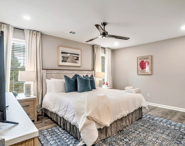 8008 Clearview Circle - Photo Thumbnail 23