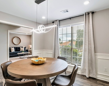 8008 Clearview Circle - Photo Thumbnail 6