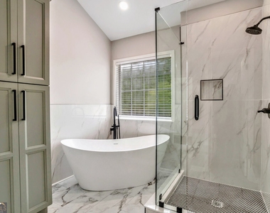 8008 Clearview Circle - Photo Thumbnail 21