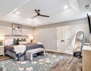 8008 Clearview Circle - Photo Thumbnail 18