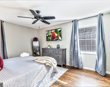 2480 Powers Ferry Drive Se - Photo Thumbnail 10