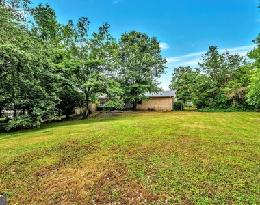 801 Mockingbird Lane - Photo Thumbnail 23