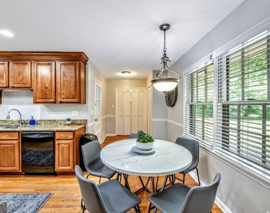 801 Mockingbird Lane - Photo Thumbnail 13