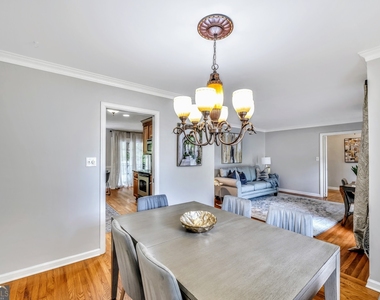 801 Mockingbird Lane - Photo Thumbnail 7