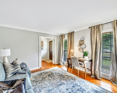 801 Mockingbird Lane - Photo Thumbnail 4