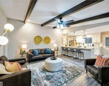 83 Kathryn Drive - Photo Thumbnail 2