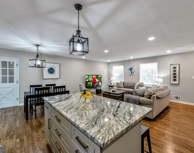 444 Smyrna Powder Springs Road Sw - Photo Thumbnail 6