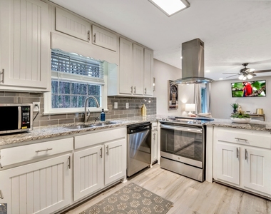 4428 John Drive - Photo Thumbnail 8