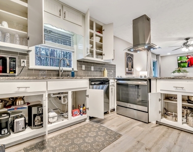 4428 John Drive - Photo Thumbnail 9