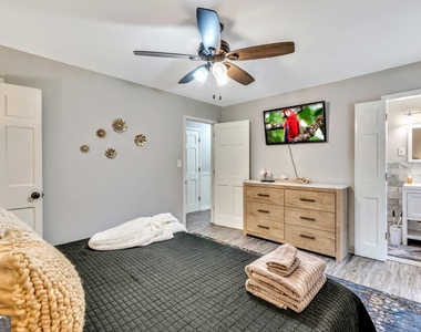 4428 John Drive - Photo Thumbnail 19