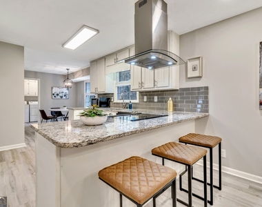 4428 John Drive - Photo Thumbnail 7