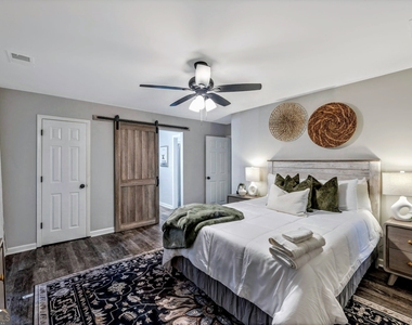 2660 Indian Lake Drive - Photo Thumbnail 14