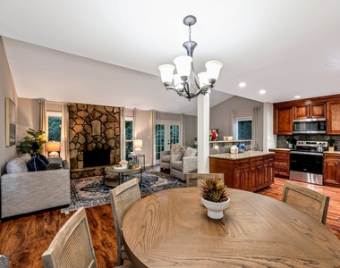 2660 Indian Lake Drive - Photo Thumbnail 4