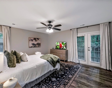 2660 Indian Lake Drive - Photo Thumbnail 13