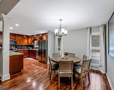 2660 Indian Lake Drive - Photo Thumbnail 3