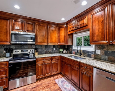 2660 Indian Lake Drive - Photo Thumbnail 10