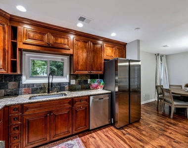2660 Indian Lake Drive - Photo Thumbnail 9